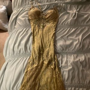 Vintage 100% silk bicici dress size medium but can fit a small